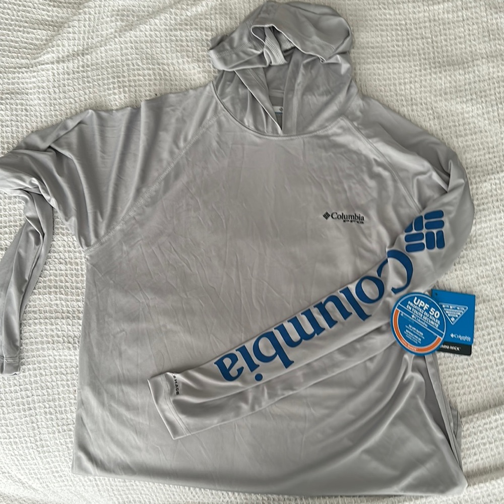 Columbia long sleeve, light-weight, omni-wick top with sun protection. NWT